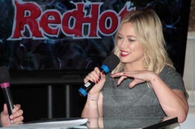Kiss Concert 2015, Hilary Duff Backstage
Parole chiave: radio