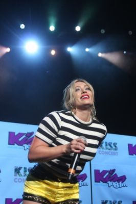 Kiss Concert 2015, Hilary Duff Live
Parole chiave: sparks