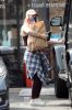 Hilary-Duff-shopping-da-Ralphs-a-Los-Angeles-5.jpg
