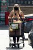 Hilary-Duff-shopping-da-Ralphs-a-Los-Angeles-10.jpg