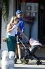 hilary-duff-mangia-gelato-los-angeles-paparazzi-3.jpg