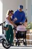 hilary-duff-mangia-gelato-los-angeles-paparazzi-4.jpg