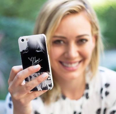 Servizio fotografico per Casetify
Hilary Duff Ã¨ la nuova testimonial di Casetify
