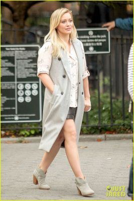 Hilary Duff sul set della seconda stagione di Younger
