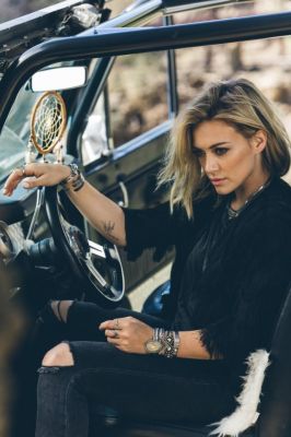 Servizio fotografico per il nuovo album
Servizio fotografico realizzato da Harper Smith per il nuovo album di Hilary Duff
