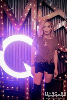 Presentazione di Chasing the Sun
Hilary Duff presenta il nuovo singolo "Chasing the Sun" al Marquee di New York
