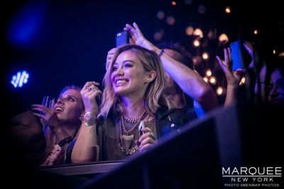Presentazione di Chasing the Sun
Hilary Duff presenta il nuovo singolo "Chasing the Sun" al Marquee di New York
