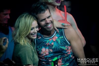 Presentazione di Chasing the Sun
Hilary Duff presenta il nuovo singolo "Chasing the Sun" al Marquee di New York

