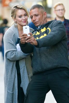 Hilary Duff sul set di Younger
