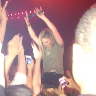 Presentazione di Chasing the Sun
Hilary Duff presenta il nuovo singolo Chasing the Sun al Marquee di New York
