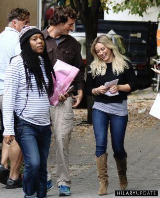 Hilary Duff sul set della seconda stagione di Younger
