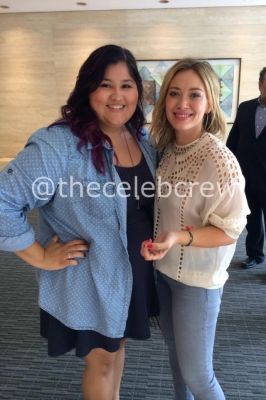 Intervista per The Celeb Crew
Hilary Duff promuove il nuovo singolo "All About You" a The Celeb Crew
